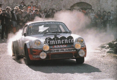 Björn Waldegard - Hans Thorszelius
50º Rallye Automobile de Monte-Carlo 1982. Porsche 911 SC (4852 SC 34).

En el último tramo del Rally SS32 Loda - Lucéram 2 de 16.52 km se le bloqueo la caja de cambios en el Col de St Roch, realizando todo el descenso hacia final de tramo en Lucerem marcha atrás, abandonando despues de finalizar el tramo.
Como era el final de la etapa comun, en la ultima etapa del Turini solo salian los 100 primeros, quedando finalmente clasificado el 92º.

Del 16 al 22 de Enero, Monte Carlo.
Superficie: asfalto - nieve.

El Rally tenia un total de 4082.71 km de los que 747.81 km divididos en 32 tramos eran especiales, (2 de ellas fueron canceladas SS7 Trigance - Chateauvieux 1 de 28,53 Km y SS15 St Jean en Royans - La Chapelle en Vercors de 38,67 Km).

Se inscribieron 306 equipos, tomaron la salida 299, finalizaron 140.
@
Palabras clave: ;Hans_Thorszelius;Porsche;SC;Montecarlo;1982