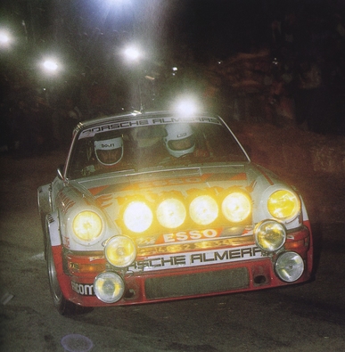 Björn Waldegard - Hans Thorszelius
50º Rallye Automobile de Monte-Carlo 1982. Porsche 911 SC (4852 SC 34).

En el último tramo del Rally SS32 Loda - Lucéram 2 de 16.52 km se le bloqueo la caja de cambios en el Col de St Roch, realizando todo el descenso hacia final de tramo en Lucerem marcha atrás, abandonando despues de finalizar el tramo.
Como era el final de la etapa comun, en la ultima etapa del Turini solo salian los 100 primeros, quedando finalmente clasificado el 92º.

Del 16 al 22 de Enero, Monte Carlo.
Superficie: asfalto - nieve.

El Rally tenia un total de 4082.71 km de los que 747.81 km divididos en 32 tramos eran especiales, (2 de ellas fueron canceladas SS7 Trigance - Chateauvieux 1 de 28,53 Km y SS15 St Jean en Royans - La Chapelle en Vercors de 38,67 Km).

Se inscribieron 306 equipos, tomaron la salida 299, finalizaron 140.
@
Palabras clave: ;Hans_Thorszelius;Porsche;SC;Montecarlo;1982