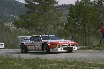 Bernard Darniche - Alain Mahé
41º Tour de France Automobile 1982. BMW M1. Abandonó por motor en SS24 Col Segra 1 (asfalto/tierra) de 13.50 km.

Del 17 al 22 de Septiembre, Paris, Nice.
Superficie: asfalto - tierra.

La prueba tenia un total de 603.00 km cronometrados divididos en 5 etapas y 29 tramos especiales.

Tomaron la salida 84 equipos, finalizaron 38.@
Palabras clave: ;BMW;M1;Tour_France_Automobile;1982