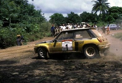 Jean Ragnotti - Jean-Marc Andrié
14º Rallye Côte d'Ivoire 1982. Renault 5 Turbo. Abandonó por accidente.

Del 27 de Octubre al 1 de Noviembre, Abidjan, Costa d'Ivori, África.
Superficie: tierra.

El Rally tenia un total de 4995 con 54 controles horarios.

Tomaron la salida 56 equipos, finalizaron 6.@
Palabras clave: Jean_Ragnotti;Renault;Turbo;Costa_Marfil;1982;Grupo_B