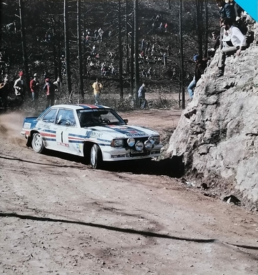 Walter Röhrl - Christian Geistdörfer
16º Rallye de Portugal Vinho do Porto 1982. Opel Ascona 400 (GG-CK 188). Abandonó por accidente en SS23 Fafe de 7.72 km.

Del 3 al 6 de Marzo, Estoril, Cascais, Lisboa, Portugal.
Superficie: asfalto - tierra.

El Rally tenia un total 2312 km de los que 637.07 km divididos 40 tramos eran especiales.

Se inscribieron 107 equipos, tomaron 91, finalizaron 23.@
Palabras clave: Walter_Röhrl;Opel;Ascona;1982;Portugal