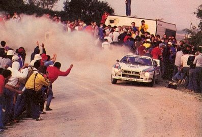 Markku Alén - Ilkka Kivimäki
24º Rally de San Remo 1982. Lancia Rally 037 (TO Y09059). Abandonó por motor en SS40 Palagione 3 de 9.42 Km.

Del 3 al 9 de Octubre, Sanremo, Imperia, Liguria, Italia.
Superficie: asfalto - tierra.

El Rally tenia un total de 2663 km de los que 735.44 km divididos en 56 tramos eran especiales.

Tomaron la salida 90 equipos, finalizaron 27.

FOTO 1 de 3.
@
Palabras clave: Markku_Alen;Ilkka_Kivimaki;Lancia;Grupo_B;Sanremo;1982