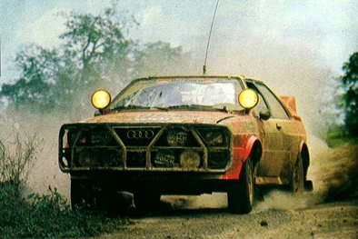 Michèle Mouton - Fabrizia Pons
14º Marlboro Rallye Côte d'Ivoire 1982. Audi Quattro (IN-NU 40). Abandonó por accidente antes de llegar al CH46.

Era la penúltima prueba del Campeonato y Michèle Mouton estaba en plena lucha con Walter Röhrl (Opel Ascona 400) para coronarse Campeona del Mundo de Rallyes... pero no pudo ser... no pudo ser...

Michele poco antes de empezar la prueba tuvo una triste noticia a través de una llamada de su madre informandole que su padre había fallecido.

Michele en primer momento no quiso ni tomar la salida de la prueba y volar inmediatamente para estar junto a su madre, pero su madre le dijo que no lo hiciera, que su padre hubiera querido que tomara la salida y compitiera.

Michele le hizo caso a su madre... pero... ni su cabeza ni su ánimo eran los mas adecuados para estar centrada al 100% en la carrera.

Del 27 de Octubre al 1 de Noviembre, Abidjan, Costa d'Ivori, África.
Superficie: tierra.

El Rally tenia un total de 4.995 con 54 controles horarios.

Tomaron la salida 56 equipos, finalizaron 6.
@
Palabras clave: Michele_Mouton;Audi;Quattro;Cote_Ivory;Costa_Marfil;Africa;1982;Womens;Mujeres;Grupo_B