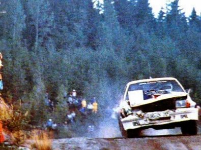 Henri Toivonen - Fred Gallagher
32º Rally de los 1000 Lagos 1982. Opel Ascona 400 (GG-CK 217).
En el primer tramo de la tercera etapa, (SS20 Harju de 2.00 km), sufrio una salida de pista en la que dañó tanto el coche como el motor y acabó abandonando por junta de culata quemada.

Del 27 al 29 de Agosto, Jyväskylä, (Jyväskylän Suurajot), Finlandia.
Superficie: asfalto.

El Rally tenia un total de 1432.00 km de los que 479.82 km divididos en 47 tramos eran especiales, (una de ellas fue cancelada SS39).

Tomaron la salida 154 equipos, finalizaron 68.@
Palabras clave: Henri_Toivonen;Fred_Gallagher;opel;Ascona;Finlandia;1982;crash