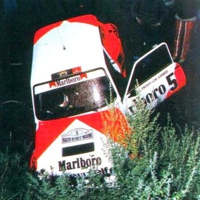 Alain Prost - Jean-Marc Andrié
28º Rallye du Var 1982. Renault 5 Turbo (43 VX 91). Abandonó por accidente.

Del 26 al 28 de Noviembre, Sainte-Maxime.
Superficie: asfalto.

Desconocemos de cuantos kilómetros tanto totales como cronometrados constaba la prueba.

Tomaron la salida 219 equipos, finalizaron 132.@
Palabras clave: Alain_Prost;Jean-Marc_Andrie;Renault;Turbo;Var;1982;Crash