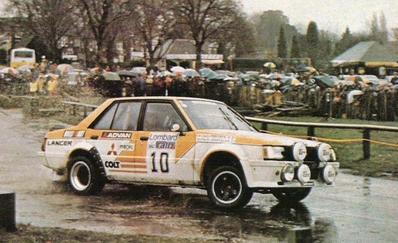 Pentti Airikkala - Juha Piironen
31º Lombard RAC Rally 1982. Mitsubishi Lancer 2000 Turbo (St944.191). Abandonó por accidente en SS9 Mailscot de 13.04 km.
Team Ralliart

Del 21 al 25 de Noviembre, York, Inglaterra.
Superficie: asfalto - tierra.

El Rally tenia un total de 2970.00 km de los que 711.73 km divididos en 69 tramos eran especiales, (una de ellas fue cancelada SS46 Yair de 8.53 Km).

Se inscribieron 161 equipos, tomaron la salida 146, finalizaron 63.@
Palabras clave: Mitsubishi;Lancer;Turbo;RAC_Rally;Gran_Bretaña;1982