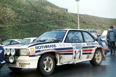 Jimmy McRae - Ian Grindrod
31º Lombard RAC Rally 1982. Opel Ascona 400 (GG-CK 188). Abandonó por el eje trasero en SS40 Lambton de 2.90 Km.

Del 21 al 25 de Noviembre, York, Inglaterra.
Superficie: asfalto - tierra.

El Rally tenia un total de 2970.00 km de los que 711.73 km divididos en 69 tramos eran especiales, (una de ellas fue cancelada SS46 Yair de 8.53 Km).

Se inscribieron 161 equipos, tomaron la salida 146, finalizaron 63.@
Palabras clave: Jimmy_McRae;Opel;Ascona;Gran_Bretaña;1982;RAC_Rally;Inglaterra