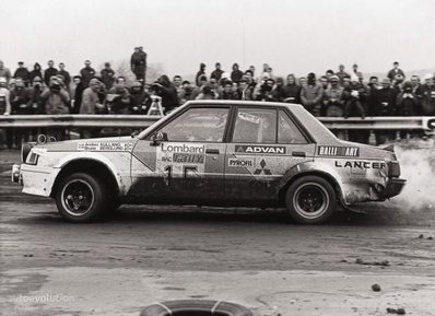 Anders Kullang - Bruno Berglund
31º Lombard RAC Rally 1982. Mitsubishi Lancer 2000 Turbo (St 944.703). Abandonó por el embregue en SS44 Splashetts de 31.06 Km.

Del 21 al 25 de Noviembre, York, Inglaterra.
Superficie: asfalto - tierra.

El Rally tenia un total de 2970.00 km de los que 711.73 km divididos en 69 tramos eran especiales, (una de ellas fue cancelada SS46 Yair de 8.53 Km).

Se inscribieron 161 equipos, tomaron la salida 146, finalizaron 63.@
Palabras clave: ;Mitsubishi;Lancer;Turbo;Gran_Bretaña;RAC_Rally;1982;Inglaterra