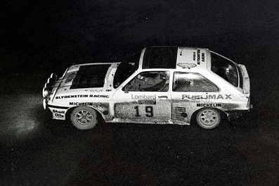 Terry Kaby - Mike Nicholson
31º Lombard RAC Rally 1982. Vauxhall Chevette 2300 HSR (FER 688W). Abandonó por motor en SS56 Grisedale 1 de 29.93 km.

Del 21 al 25 de Noviembre, York, Inglaterra.
Superficie: asfalto - tierra.

El Rally tenia un total de 2970.00 km de los que 711.73 km divididos en 69 tramos eran especiales, (una de ellas fue cancelada SS46 Yair de 8.53 Km).

Se inscribieron 161 equipos, tomaron la salida 146, finalizaron 63.@
Palabras clave: Terry_Kaby;Vauxhall;Chevette;Gran_Bretaña;RAC_Rally;1982