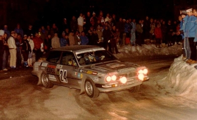 Antonio (Tony) Carello - Renato Meiohas
50º Rallye Automobile de Monte-Carlo 1982. Lancia Beta HPE (TO 126594). Abandonó.

Del 16 al 22 de Enero, Monte Carlo.
Superficie: asfalto - nieve.

El Rally tenia un total de 4082.71 km de los que 747.81 km divididos en 32 tramos eran especiales, (2 de ellas fueron canceladas SS7 Trigance - Chateauvieux 1 de 28,53 Km y SS15 St Jean en Royans - La Chapelle en Vercors de 38,67 Km).

Se inscribieron 306 equipos, tomaron la salida 299, finalizaron 140.@
Palabras clave: Lancia;Beta;Montecarlo;1982;nieve