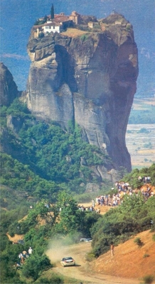 30º Acropolis Rally 1983
"Meteora"
Meteora se encuentra en el centro de Grecia.
Es un grupo de empinadas rocas imponentes en el centro de la llanura de Tesalia. Un fenómeno geológico único, el paisaje es de interés exclusivo especialmente cuando se ve con los monasterios que se posan en la parte superior de las rocas.
El nombre "Meteora" se deriva de la palabra griega "meteorito" que significa llegar a los cielos. Cada monasterio esta construido alrededor de un patio central rodeado de células, capillas de monjes y un refectorio.

Audi Quattro A2
Podría ser Hannu Mikkola - Arne Hertz (abandonó por motor en SS39 Likohia 28.19 km), ó Stig Blomqvist - Bjorn Cederberg (finalizó 3º). Michèle Mouton no puede ser, puesto que abandonó en SS1 Parnis de 42.17 km

Del 30 de Mayo al 2 de Junio, Atenas, Grecia.
Superficie: tierra.
El Rally tenia un total de 2264 km de los que 843.30 km divididos en 45 tramos eran especiales, (uno de ellos fue cancelado SS22 Tsouka de 6.57 km).
Tomaron la salida 120 equipos, finalizaron 36. los que 843.30 km divididos en 45 tramos eran especiales, (uno de ellos fue cancelado SS22 Tsouka de 6.57 km).
Tomaron la salida 120 equipos, finalizaron 36.
Palabras clave: Michele_Mouton;Audi;Quattro;Grupo_B;Grecia;1983;Acropolis;Meteora