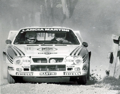 Walter Röhrl - Christian Geistdörfer
13º Sanyo Rally of New Zealand 1983. Lancia Rally 037 (TO X98907). Clasificado 1º.

Éste Rally disputado en su totalidad sobre superficie de grava habi­an 2 especiales con mas de 50 Km, SS11 y SS28, dos de mas de 60 Km, SS13 y SS14, otra de mas de 70 Km, SS30, y una mas, SS19 de 95.09 Km.

Del 25 al 28 de Junio, Auckland, Nueva Zelanda.
Superficie: tierra.

El Rally tenia un total de 2.622 km de los que 1071.09 km divididos en 33 tramos eran especiales.

Tomaron la salida 59 equipos, finalizaron 33.
@
Palabras clave: Walter_Röhrl;Lancia;Nueva_Zelanda;Grupo_B;1983