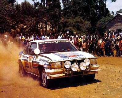 Ari Vatanen - Terry Harryman
31º Marlboro Safari Rally 1983. Opel Ascona 400 (GG-CJ 649). Clasificado 1º.

Del 30 de Marzo al 4 de Abril, Nairobi, Kenya, África.
Superficie: tierra.

El Rally tenia un total de 5035 km en los que 1620.95 km se encontraban 26 controles horarios.

Tomaron la salida 78 equipos, finalizaron 22.@
Palabras clave: ;Opel;Ascona;Grupo_B;Safari;1983