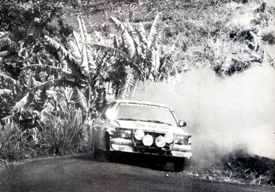 Ari Vatanen - Terry Harryman
31º Marlboro Safari Rally 1983. Opel Ascona 400 (GG-CJ 649). Clasificado 1º.

Del 30 de Marzo al 4 de Abril, Nairobi, Kenya, África.
Superficie: tierra.

El Rally tenia un total de 5035 km en los que 1620.95 km se encontraban 26 controles horarios.

Tomaron la salida 78 equipos, finalizaron 22.@
Palabras clave: ;Opel;Ascona;Grupo_B;Safari;1983