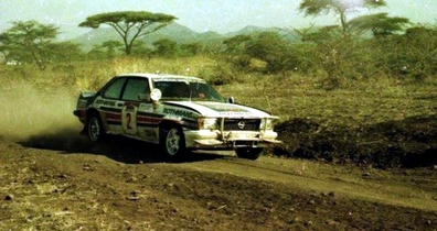 Ari Vatanen - Terry Harryman
31º Marlboro Safari Rally 1983. Opel Ascona 400 (GG-CJ 649). Clasificado 1º.

Del 30 de Marzo al 4 de Abril, Nairobi, Kenya, África.
Superficie: tierra.

El Rally tenia un total de 5035 km en los que 1620.95 km se encontraban 26 controles horarios.

Tomaron la salida 78 equipos, finalizaron 22.@
Palabras clave: ;Opel;Ascona;Grupo_B;Safari;1983
