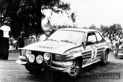 Ari Vatanen - Terry Harryman
31º Marlboro Safari Rally 1983. Opel Ascona 400 (GG-CJ 649). Clasificado 1º.

Del 30 de Marzo al 4 de Abril, Nairobi, Kenya, África.
Superficie: tierra.

El Rally tenia un total de 5035 km en los que 1620.95 km se encontraban 26 controles horarios.

Tomaron la salida 78 equipos, finalizaron 22.@
Palabras clave: ;Opel;Ascona;Grupo_B;Safari;1983