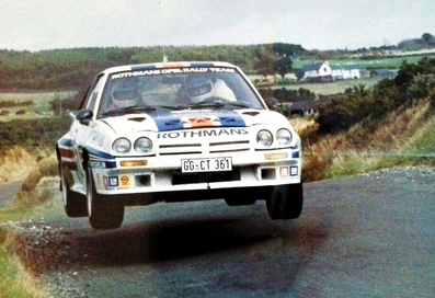Henri Toivonen - Fred Gallagher
21º Rothmans Manx International Rally 1983. Opel Manta 400 (GG-CT 361). Clasificado 1º.

Del 14 al 17 de Septiembre, Douglas, Isla de Man.
Superficie: asfalto.

El Rally constaba de 49 tramos cronometrados (5 de ellos fueron cancelados, SS22 Eairy, SS24 St. Aarvey, SS25 Cronk, SS26 Lhen y SS27 Druidale).
Desconocemos los kilómetros tanto cronometrados como totales de la prueba.

Tomaron la salida 120 equipos, finalizaron 48.@
Palabras clave: Henri_Toivonen;Opel;Manta;Manx;Grupo_B;1983;