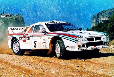 Walter Röhrl - Christian Geistdörfer
30º Rothmans Acropolis Rally 1983. Lancia Rally 037 (TO Y88745). Clasificado 1º.

Del 30 de Mayo al 2 de Junio, Atenas, Grecia.
Superficie: tierra.

El Rally tenia un total de 2264 km de los que 843.30 km divididos en 45 tramos eran especiales, (uno de ellos fue cancelado SS22 Tsouka de 6.57 km).

Tomaron la salida 120 equipos, finalizaron 36.

Photo en SS Meteora
@
Palabras clave: Walter_Röhrl;Lancia;Rally;Grecia;Grupo_B;1983;Acropolis;Meteora
