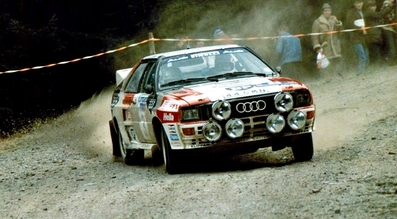 Stig Blomqvist - Bjorn Cederberg
32º Lombard RAC Rally 1983. Audi Quattro A2 (44 CMN). Clasificado 1º.

Del 19 al 22 de Noviembre, Bath, Inglaterra.
Superficie: tierra.

El Rally tenia un total de 2231 km de los que 835.33 km divididos en 59 tramos eran especiales, (2 de ellas fueron canceladas SS22 Wark de 38.14 Km y SS41).

Se inscribieron 139 equipos, tomaron la salida 127, finalizaron 61.@
Palabras clave: Stig_Blomqvist;Audi;Quattro;Gran_Bretaña;Grupo_B;1983;RAC_Rally;Inglaterra;