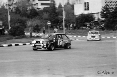 Antonio Zanini Sans - Pedro García
14º Rally Albena - Zlatni Piassatzi - Sliven 1983. Talbot Sunbeam Lotus (BDU 222 Y). Clasificado 1º.

El Renault 5 Turbo de detrá es el de Alexandros Maniatopoulos (Leonidas) - Maria Pavli Korre, abandonó en el tramo SS10.

Del 7 al 9 de Mayo, Albena, Bulgaria.
Superficie: asfalto - tierra.

El Rally tenia un total de 504.00 km cronometrados.

Tomaron la salida 75, finalizaron 35.@
Palabras clave: ;Pedro_Garcia;Albena;Zlatni;Talbot;Sunbeam;Lotus;Grupo_B;1983;Bulgaria
