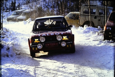 Antonio Zanini Sans - Victor Sabater
31º Rally Costa Brava 1983, Talbot Sunbeam Lotus (1-M-7616-P). Clasificado 2º.

Del 18 al 20 de Febrero, Lloret de Mar, Girona, Catalunya, España.
Superficie: asfalto - tierra.

El Rally tení­a un total de 1356.5 km de los que 519.10 km divididos en 44 tramos eran especiales.

Tomaron la salida 68 equipos, finalizaron 20.@
Palabras clave: ;Talbot;Sunbeam;Lotus;Costa_Brava;Grupo_B;1983;Nieve