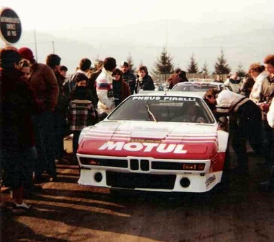 Bernard Béguin - Jean-Jacques Lenne
35º Rallye Lyon-Charbonnières 1983. BMW M1 (4888 PM 78). Clasificado 2º.

Del 4 al 6 de Marzo, Lyon, Alvèrnia-Roine-Alps, Francia.
Superficie: asfalto.

El Rally tenía un total de 757.00 km de los que 335.10 km divididos en 21 tramos eran especiales (2 de ellos fueron cancelados SS15 Saint-Forgeux - Tarare 3 de 23.00 km y SS16
Joux - Pin-Bouchain 3 de 11 km).

Tomaron la salida un mínimo de 151 equipos, finalizaron 102@
Palabras clave: ;Grupo_B;1983;BMW;M1;Lyon_Charbonnieres