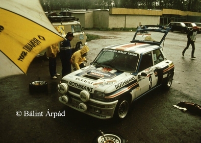 Attila Ferjáncz - János Tandari
14º Rally Albena - Zlatni Piassatzi - Sliven 1983. Renault 5 Turbo (AY-96-61). Clasificado 2º.

Del 7 al 9 de Mayo, Albena, Bulgaria.
Superficie: asfalto - tierra.

El Rally tenia un total de 504.00 km cronometrados.

Tomaron la salida 75, finalizaron 35.

© Bálint Árpád.
@
Palabras clave: Albena;Zlatni;RenaulT;Turbo;Grupo_B;1983;Bulgaria;Asistencias
