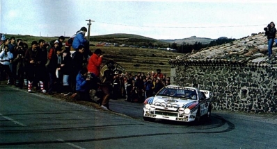 Markku Alén - Ilkka Kivimäki
51º Rallye Automobile de Monte-Carlo 1983. Lancia Rally 037 (TO Y63864). Clasificado 2º.

Del 22 al 28 de Enero, Monte-Carlo.
Superficie: asfalto - nieve.

RMC clasificó a todos los equipos que terminaron el "Parcours Commun" (después de SS21).
De los 150 equipos, solo los 100 mejores pudieron competir en el último tramo "Parcours Final".
Los equipos que no completaron todas las etapas recibieron tiempos de penalización, incluso para aquellos que no terminaron el último tramo.
86 equipos completaron todo el rally, dos fueron descalificados.

El Rally tenia un total de 4197 km de los que 709 km divididos en 31 tramos eran especiales, (2 de ellas fue canceladas SS6 Pont des Miolans de 22 Km y SS15 St Jeans en Royans de 38 Km).

Se inscribieron 263 equipos, tomaron la salida 250, finalizaron 149.
@
Palabras clave: Markku_Alen;Lancia;Rally;Montecarlo;Grupo_B;1983