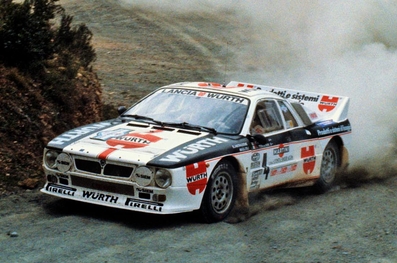 Fabrizio Tabaton - Luciano Tedeschini
6º Rally Costa Esmeralda 1983. Lancia Rally 037. Clasificado 2º.
El Rally tenia un total de 38 tramos especiales.
Tomaron la salida 103 equipos, finalizaron 31.@
Palabras clave: ;Lancia;Rally;Grupo_B;Costa_Esmeralda;1983