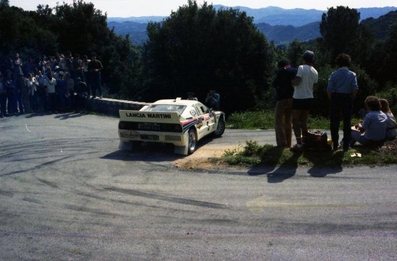 Walter Röhrl - Christian Geistdörfer
27º Tour de Corse - Rallye de France 1983. Lancia Rally 037 (TO Y88745). Clasificado 2º.

Del 5 al 7 de Mayo, Ajaccio, Córcega, Francia.
Superficie: asfalto.

El Rally tenia un total de 1715.10 km de los que 1066.10 km divididos en 32 tramos eran especiales.

Tomaron la salida 178 equipos, finalizaron 57.@
Palabras clave: Walter_Röhrl;Lancia;Corcega;1983;Grupo_B;Corse