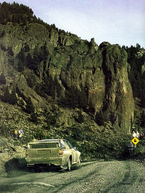 Michèle Mouton - Fabrizia Pons
3º Marlboro Rally Argentina San Carlos de Bariloche 1983. Audi Quattro A2 (IN-NH 75). Clasificado 3º.

Del 2 al 6 de Agosto, Buenos Aires, San Carlos de Bariloche, Argentina.
Superficie: tierra.

El Rally tenia un total de 3244.00 Km de los que 1254.34 divididos en 18 tramos eran especiales.

Habían 3 tramos de mas de 100 Km cronometrados:
SS3 Zapala - Rahue de 108.60 Km
SS9 Cholila - Esquel de 106.30 Km
SS12 Norquinco - Pilcaniyeu de 104.60 Km.

Tomaron la salida 94 equipos, finalizaron 27.
@
Palabras clave: Michele_Mouton;Audi;Quattro;Argentina;Grupo_B;1983