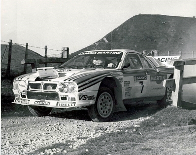 Attilio Bettega - Maurizio Perissinot
13º Sanyo Rally of New Zealand 1983. Lancia Rally 037 (TO-Y67910). Clasificado 3º.

Éste Rally disputado en su totalidad sobre superficie de grava habi­an 2 especiales con mas de 50 Km, SS11 y SS28, dos de mas de 60 Km, SS13 y SS14, otra de mas de 70 Km, SS30, y una mas, SS19 de 95.09 Km.

Del 25 al 28 de Junio, Auckland, Nueva Zelanda.
Superficie: tierra.

El Rally tenia un total de 2.622 km de los que 1071.09 km divididos en 33 tramos eran especiales.

Tomaron la salida 59 equipos, finalizaron 33.
@
Palabras clave: Lancia;Nueva_Zelanda;Grupo_B;1983