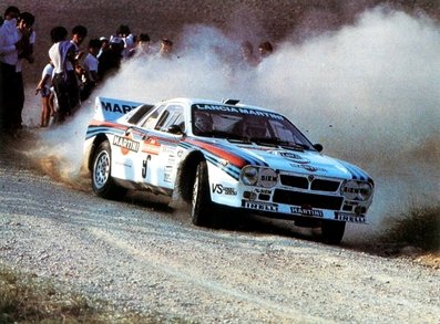 Attilio Bettega - Maurizio Perissinot
25º Rally Sanremo 1983. Lancia Rally 037. Clasificado 3º.

Del 2 al 7 de Octubre, Sanremo, Liguria, Imperia, Italia.
Superficie: Asfalto - tierra

El Rally tenia un total de 2695.00 km de los que 775.89 km divididos en 58 tramos, eran especiales.

Se inscribieron 97 equipos, tomaron la salida 97, finalizaron 36.@
Palabras clave: Attilio_Bettega;Lancia;Rally;Grupo_B;Sanremo;1983