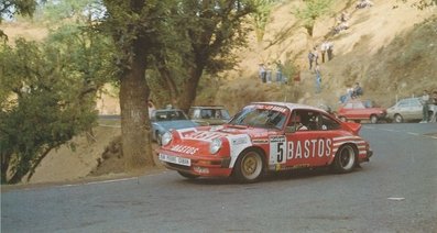 Patrick Snijers - Lambert Peeters
7º El Corte Inglés 1983 (Canarias). Porsche 911 SC. Clasificado 3º.@
Palabras clave: Patrick Snijers;Porsche;SC;Corte_Ingles;Canarias;1983