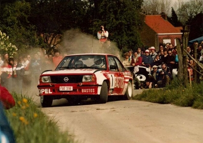 Guy Colsoul - Alain Lopes
12º Lotto Haspengouwrally 1983. Opel Ascona 400. Clasificado 4º.
Tomaron la salida 129 equipos, finalizaron 52.@
Palabras clave: Guy_Colsoul;Opel;Ascona;Haspengouwrally;1983