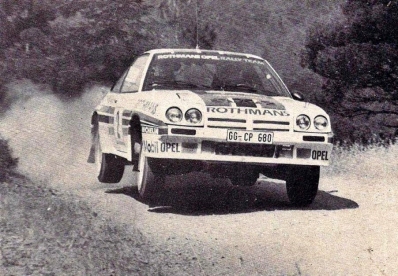Ari Vatanen - Terry Harryman
30º Rothmans Acropolis Rally 1983. Opel Manta 400 (GG-CP 680). Clasificado 4º.

Del 30 de Mayo al 2 de Junio, Atenas, Grecia.
Superficie: tierra.

El Rally tenia un total de 2264 km de los que 843.30 km divididos en 45 tramos eran especiales, (uno de ellos fue cancelado SS22 Tsouka de 6.57 km).

Tomaron la salida 120 equipos, finalizaron 36.@
Palabras clave: ;Terry_Harryman;Opel;Manta;Grecia;Grupo_B;1983;Acropolis