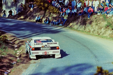 Markku Alén - Ilkka Kivimäki
17º Rally de Portugal - Vinho do Porto 1983. Lancia Rally 037 (TO Y67908). Clasificado 4º.

Del 2 al 5 de Marzo, Estoril, Lisboa, Portugal.
Supeficie: asfalto - tierra.

El Rally tenia un total de 2325 km de los que 674.50 km divididos en 43 tramos eran especiales (3 de ellos fueron cancelados SS12 Figueira de Foz de 9 Km, SS13 Prestimo de 12,50 Km, SS14 Vouga de 10 Km).

Tomaron la salida 86 equipos, finalizaron 31.@
Palabras clave: Markku_Alen;Lancia;Rally;Grupo_B;Portugal;1983