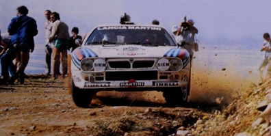 Attilio Bettega - Maurizio Perissinot
30º Rothmans Acropolis Rally 1983. Lancia Rally 037. Clasificado 5º.

Del 30 de Mayo al 2 de Junio, Atenas, Grecia.
Superficie: tierra.

El Rally tenia un total de 2264 km de los que 843.30 km divididos en 45 tramos eran especiales, (uno de ellos fue cancelado SS22 Tsouka de 6.57 km).

Tomaron la salida 120 equipos, finalizaron 36.@
Palabras clave: ;Lancia;Rally;Grecia;Grupo_B;1983;Acropolis