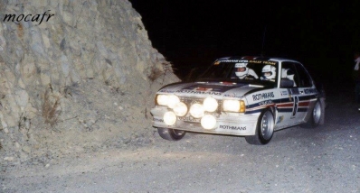 Henri Toivonen - Fred Gallagher
51º Rallye Automobile de Monte-Carlo 1983. Opel Ascona 400, (GG-CK 217). Clasificado 6º.
Rothmans Opel Rally Team

Del 22 al 28 de Enero, Monte-Carlo.
Superficie: asfalto - nieve.

RMC clasificó a todos los equipos que terminaron el "Parcours Commun" (después de SS21).
De los 150 equipos, solo los 100 mejores pudieron competir en el último tramo "Parcours Final".
Los equipos que no completaron todas las etapas recibieron tiempos de penalización, incluso para aquellos que no terminaron el último tramo.
86 equipos completaron todo el rally, dos fueron descalificados.

El Rally tenia un total de 4197 km de los que 709 km divididos en 31 tramos eran especiales, (2 de ellas fue canceladas SS6 Pont des Miolans de 22 Km y SS15 St Jeans en Royans de 38 Km).

Se inscribieron 263 equipos, tomaron la salida 250, finalizaron 149.
@
Palabras clave: Henri_Toivonen;Opel;Ascona;Montecarlo;Grupo_B;1983