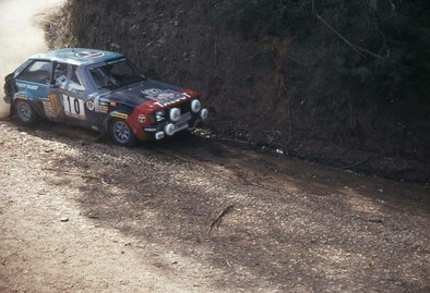 Antonio Zanini Sans - Victor Sabater
17º Rally de Portugal - Vinho do Porto 1983. Talbot Sunbeam Lotus (BDU 222Y). Clasificado 6º.

Del 2 al 5 de Marzo, Estoril, Lisboa, Portugal.
Supeficie: asfalto - tierra.

El Rally tenia un total de 2325 km de los que 674.50 km divididos en 43 tramos eran especiales (3 de ellos fueron cancelados SS12 Figueira de Foz de 9 Km, SS13 Prestimo de 12,50 Km, SS14 Vouga de 10 Km).

Tomaron la salida 86 equipos, finalizaron 31.@
Palabras clave: Antonio_Zanini;Victor_Sabater;Talbot;Sunbeam;Lotus;Grupo_B;Portugal;1983