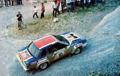 Shekhar Mehta - Yvonne Mehta
30º Rothmans Acropolis Rally 1983. Nissan 240RS. Clasificado 6º.

Del 30 de Mayo al 2 de Junio, Atenas, Grecia.
Superficie: tierra.

El Rally tenia un total de 2264 km de los que 843.30 km divididos en 45 tramos eran especiales, (uno de ellos fue cancelado SS22 Tsouka de 6.57 km).

Tomaron la salida 120 equipos, finalizaron 36.@
Palabras clave: Shekhar_Mehta;Yvonne_Mehta;Nissan;Grupo_B;Grecia;1986;Acropolis