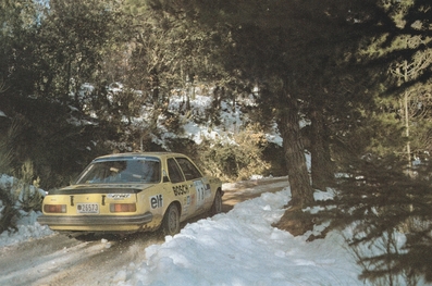 Carles Santacreu - Toni Santacreu
31º Rally Costa Brava 1983. Opel Ascona i2000 (26573). Clasificado 6º.

Del 18 al 20 de Febrero, Lloret de Mar, Girona, Catalunya, España.
Superficie: asfalto - tierra.

El Rally tení­a un total de 1356.5 km de los que 519.10 km divididos en 44 tramos eran especiales.

Tomaron la salida 68 equipos, finalizaron 20.@
Palabras clave: Opel;Ascona;Costa_Brava;1983;nieve
