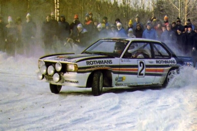 Ari Vatanen - Terry Harryman
33º International Swedish Rally 1983. Opel Ascona 400 (GG-CK 217). Clasificado 6º.

Del 11 al 13 de Febrero, Karlstad,
Superficie: nieve - hielo.

El Rally tenia un total de 1505.00 km de los que 476.10 km divididos en 25 tramos eran especiales (uno de ellas fue cancelada SS12 Radasjon de 6 Km).

Se inscribieron 137 equipos, tomaron la salida 137, finalizaron 67.@
Palabras clave: ;Terry_Harryman;Opel;Ascona;Grupo_B;Suecia;1983;nieve