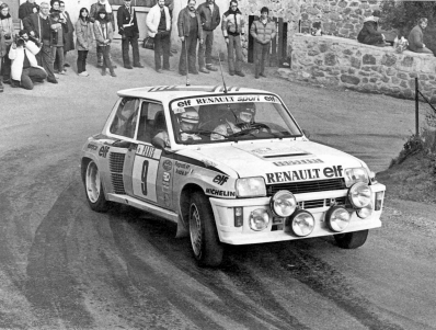 Jean Ragnotti - Jean-Marc Andrié
51º Rallye Automobile de Monte-Carlo 1983. Renault 5 Turbo "Tour de Corse" (6005 XA 91). Clasificado 7º.

Del 22 al 28 de Enero, Monte-Carlo.
Superficie: asfalto - nieve.

RMC clasificó a todos los equipos que terminaron el "Parcours Commun" (después de SS21).
De los 150 equipos, solo los 100 mejores pudieron competir en el último tramo "Parcours Final".
Los equipos que no completaron todas las etapas recibieron tiempos de penalización, incluso para aquellos que no terminaron el último tramo.
86 equipos completaron todo el rally, dos fueron descalificados.

El Rally tenia un total de 4197 km de los que 709 km divididos en 31 tramos eran especiales, (2 de ellas fue canceladas SS6 Pont des Miolans de 22 Km y SS15 St Jeans en Royans de 38 Km).

Se inscribieron 263 equipos, tomaron la salida 250, finalizaron 149.@
Palabras clave: ;Renault;Turbo;Grupo_B;Montecarlo;1983
