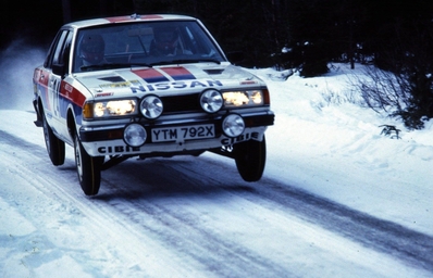 Soren Nilsson - Anders Olsson
33º International Swedish Rally 1983. Nissan Bluebird Turbo (YTM 792X). Clasificado 7º.

Del 11 al 13 de Febrero, Karlstad,
Superficie: nieve - hielo.

El Rally tenia un total de 1505.00 km de los que 476.10 km divididos en 25 tramos eran especiales (uno de ellas fue cancelada SS12 Radasjon de 6 Km).

Se inscribieron 137 equipos, tomaron la salida 137, finalizaron 67.@
Palabras clave: Nissan;Bluebird;Turbo;Suecia;1983;Nieve