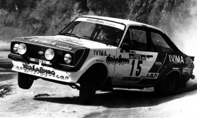 Joaquim Santos - Miguel Oliveira
17º Rally de Portugal - Vinho do Porto 1983. Ford Escort RS 1800 MKII (GU 82-80). Clasificado 9º.

Del 2 al 5 de Marzo, Estoril, Lisboa, Portugal.
Supeficie: asfalto - tierra.

El Rally tenia un total de 2325 km de los que 674.50 km divididos en 43 tramos eran especiales (3 de ellos fueron cancelados SS12 Figueira de Foz de 9 Km, SS13 Prestimo de 12,50 Km, SS14 Vouga de 10 Km).

Tomaron la salida 86 equipos, finalizaron 31.@
Palabras clave: Ford;Escort;MKII;Portugal;1983