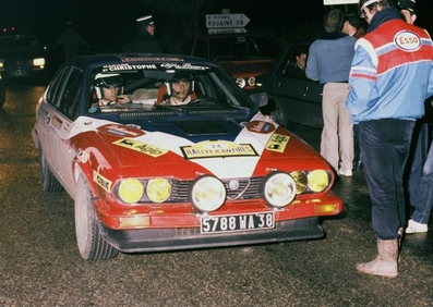 Bertrand Balas - Eric Lainé
18º Rallye International d'Antibes 1983. Alfa Romeo Alfetta GTV6 (5788 WA 38). Clasificado 9º.

Del 13 al 15 de Octubre, Antibes, Alpes Marítimos, Provenza-Alpes-Costa Azul, Francia.
Superficie: asfalto.

El Rallye tenia un total de 513.00 km cronometrados.
Desconocemos en cuantos tramos especiales se dividian.

Tomaron la salida 153 equipos, finalizaron 69.@
Palabras clave: Alfa;Romeo;Antibes;1983