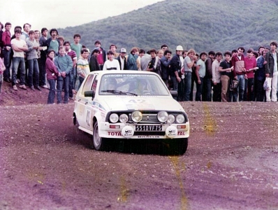 Philippe Wambergue - Vincent Laverne
30º Rothmans Acropolis Rally 1983. Citröen Visa Chrono (551 DVF 75). Clasificado 9º.

Del 30 de Mayo al 2 de Junio, Atenas, Grecia.
Superficie: tierra.

El Rally tenia un total de 2264 km de los que 843.30 km divididos en 45 tramos eran especiales, (uno de ellos fue cancelado SS22 Tsouka de 6.57 km).

Tomaron la salida 120 equipos, finalizaron 36.@
Palabras clave: Citroen;Visa;Chrono;Grupo_B;Acropolis;Grecia;Philippe_Wambergue;1983