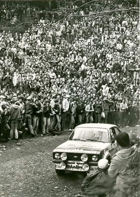 Joaquim Santos - Miguel Oliveira
17º Rally de Portugal - Vinho do Porto 1983. Ford Escort RS 1800 MKII (GU 82-80). Clasificado 9º.

Del 2 al 5 de Marzo, Estoril, Lisboa, Portugal.
Supeficie: asfalto - tierra.

El Rally tenia un total de 2325 km de los que 674.50 km divididos en 43 tramos eran especiales (3 de ellos fueron cancelados SS12 Figueira de Foz de 9 Km, SS13 Prestimo de 12,50 Km, SS14 Vouga de 10 Km).

Tomaron la salida 86 equipos, finalizaron 31.@
Palabras clave: ;Ford;Escort;MKII;Portugal;1983