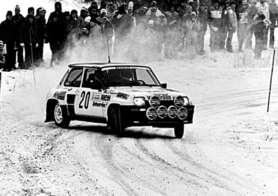Lars-Erik Walfridsson - Lars Backman
33º International Swedish Rally 1983. Renault 5 Turbo. Clasificado 11º.

Del 11 al 13 de Febrero, Karlstad,
Superficie: nieve - hielo.

El Rally tenia un total de 1505.00 km de los que 476.10 km divididos en 25 tramos eran especiales (uno de ellas fue cancelada SS12 Radasjon de 6 Km).

Se inscribieron 137 equipos, tomaron la salida 137, finalizaron 67.@
Palabras clave: Renault;Turbo;Grupo_B;Suecia;1983;Nieve